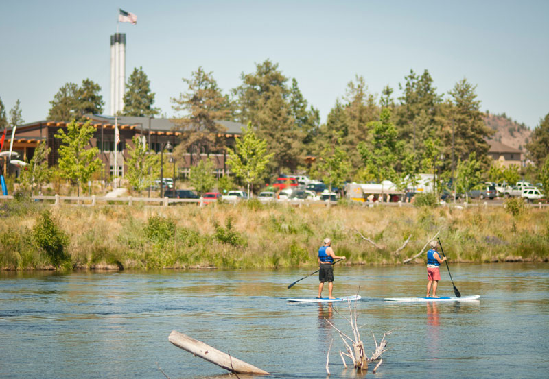Stand up paddleboarding in Bend, Oregon | Road trip inspiration