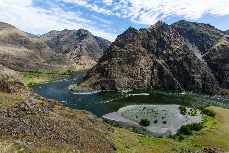 Snake River winding through Hells Canyon in Idaho