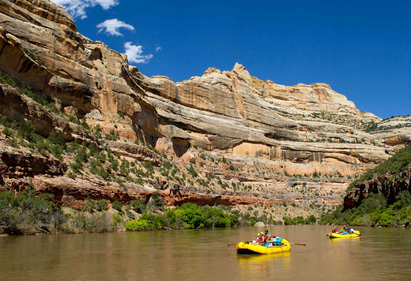 Family adventure vacation for single parents | Yampa River rafting