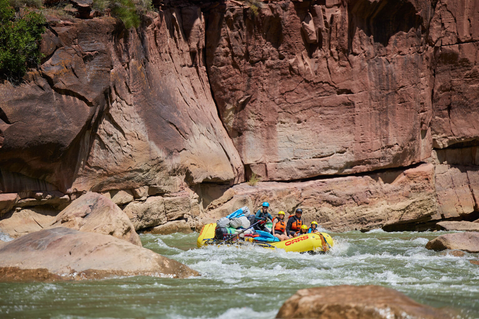 Group rafting the Green River through the Gates of Lodore.