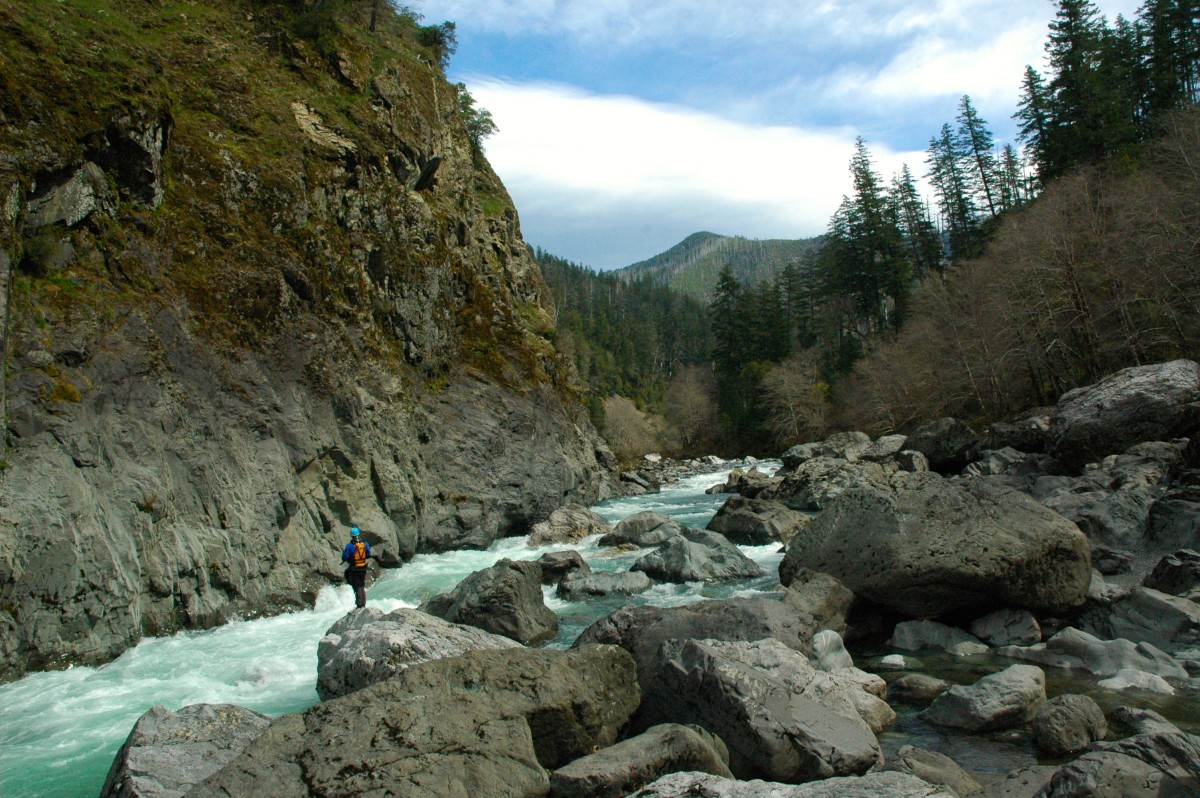 The Quick Guide to Oregon Rafting | Illinois River