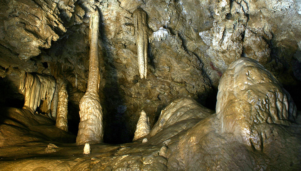 Oregon Vacation Ideas for Adventurous Families | Oregon Caves National Monument 